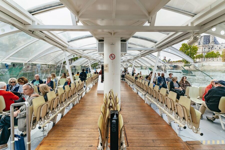 Paris: Hop-On Hop-Off Seine Cruise Pass with 9 Stops - Place de la Concorde and grand avenues