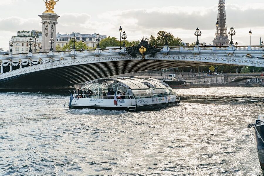 Paris: Hop-On Hop-Off Seine Cruise Pass with 9 Stops - Musée d’Orsay and the riverfront art stop