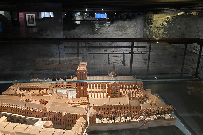 Paris Île de la Cité and Notre-Dame Walking Tour With Crypt - Below the square in the Archaeological Crypt