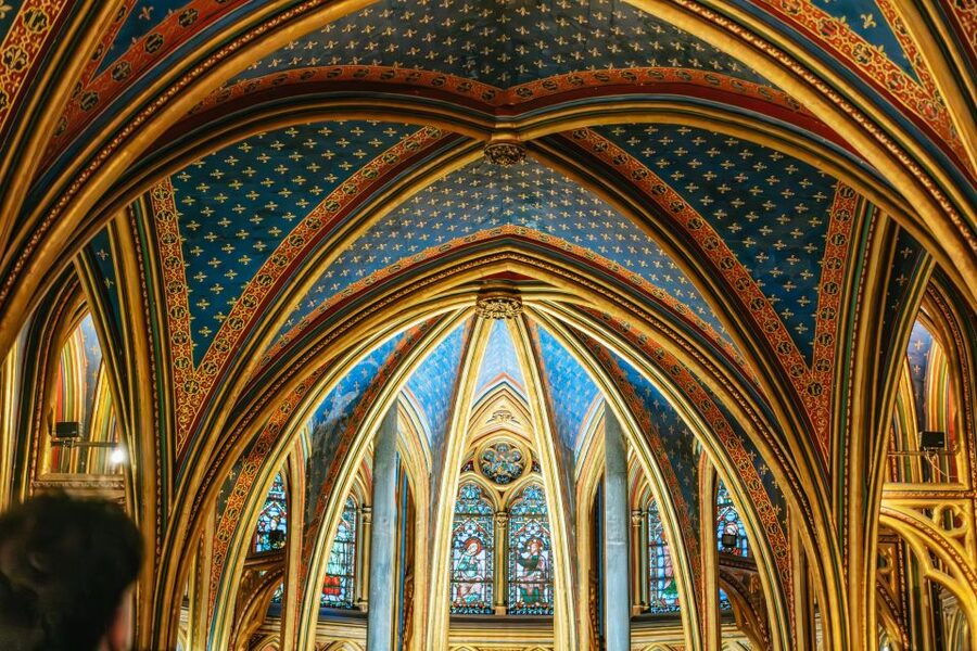 Paris: Ile de la Cité Walking Tour with Sainte-Chapelle - How much walking and stair work should you expect?