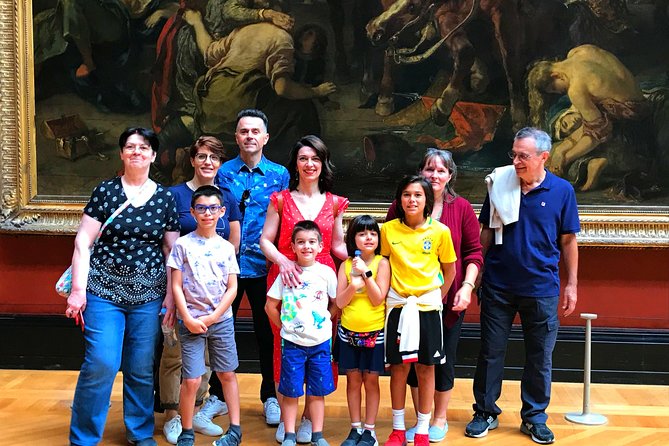 Paris Kids and Families Private Louvre Tour - Meeting the guide at the Arc de Triomphe du Carrousel