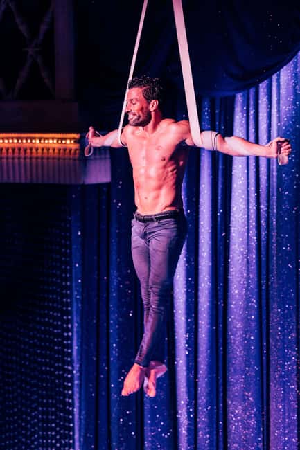 Paris: La Nouvelle Eve Cabaret Show with Champagne - Key Points Before You Book