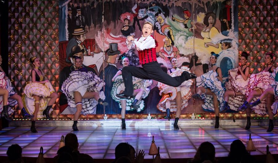 Paris: La Nouvelle Eve Cabaret Show with Champagne - How to Plan the Evening