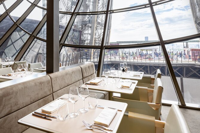 Paris Late Lunch at Eiffel Tower's Madame Brasserie Restaurant - Food quality, wine, and service