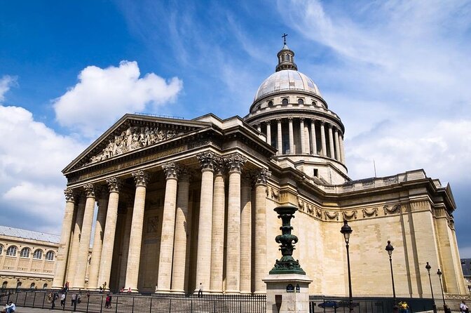 Paris Latin Quarter Pub Crawl Bars and Clubs - Saint-Germain-des-Prés for the final stop