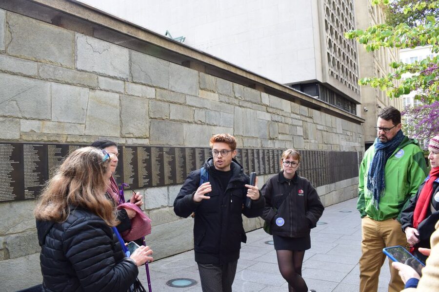 Paris: Le Marais & Montmartre Jewish History Walking Tour - Key points at a glance