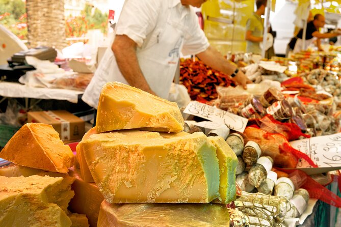 Paris Le Marais: Private French Food & Wine Walking Tour - Stop three: a seated bistro meal at Le Bistrot de la Place