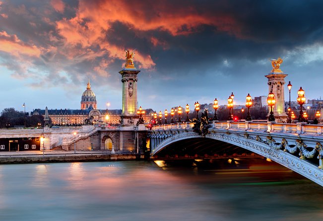 Paris Lights Evening Bus Tour with Eiffel Tower Summit Option - Should you add the Eiffel Tower summit?