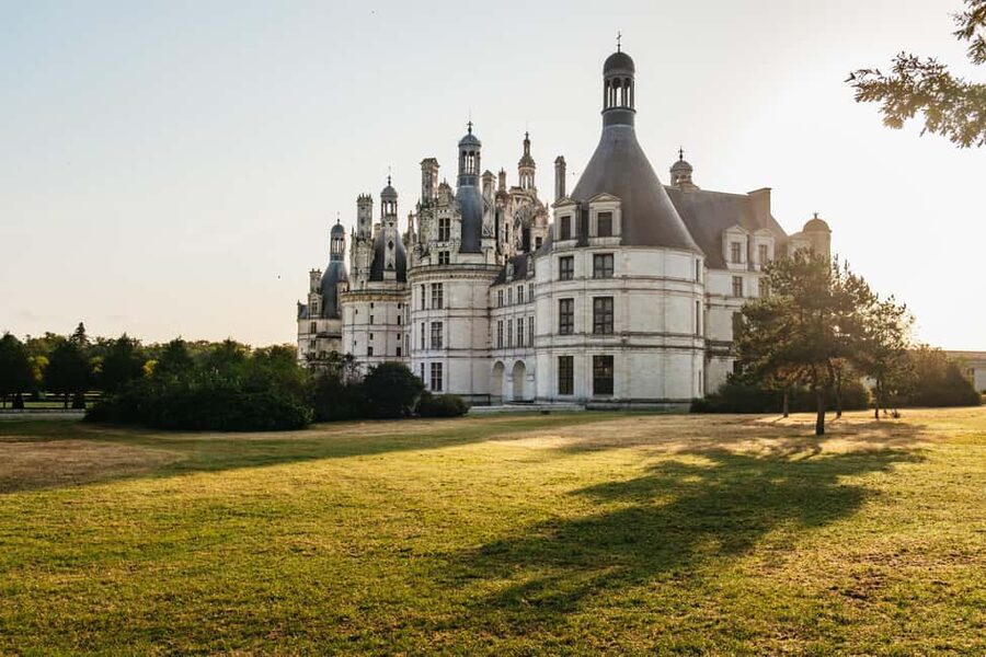 Paris: Loire Valley Chambord Castle, Wine Tasting & Lunch - Why this Loire Valley day trip works
