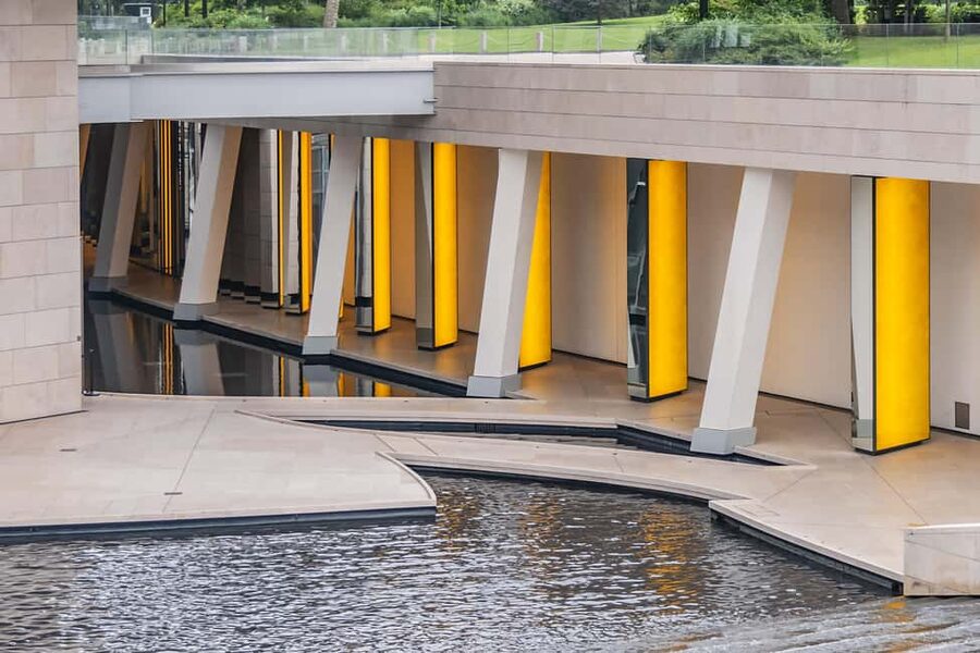 Paris: Louis Vuitton Foundation Exterior Tour with Entry - How the $58 price measures up
