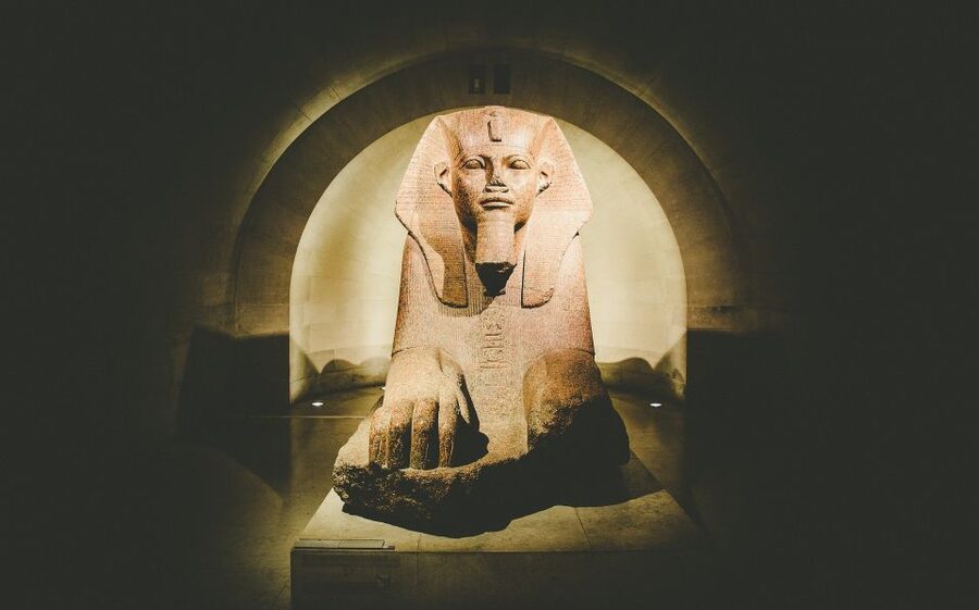 Paris: Louvre Masterpieces Private Tour with Reserved Entry - Price, group size, and what you actually receive