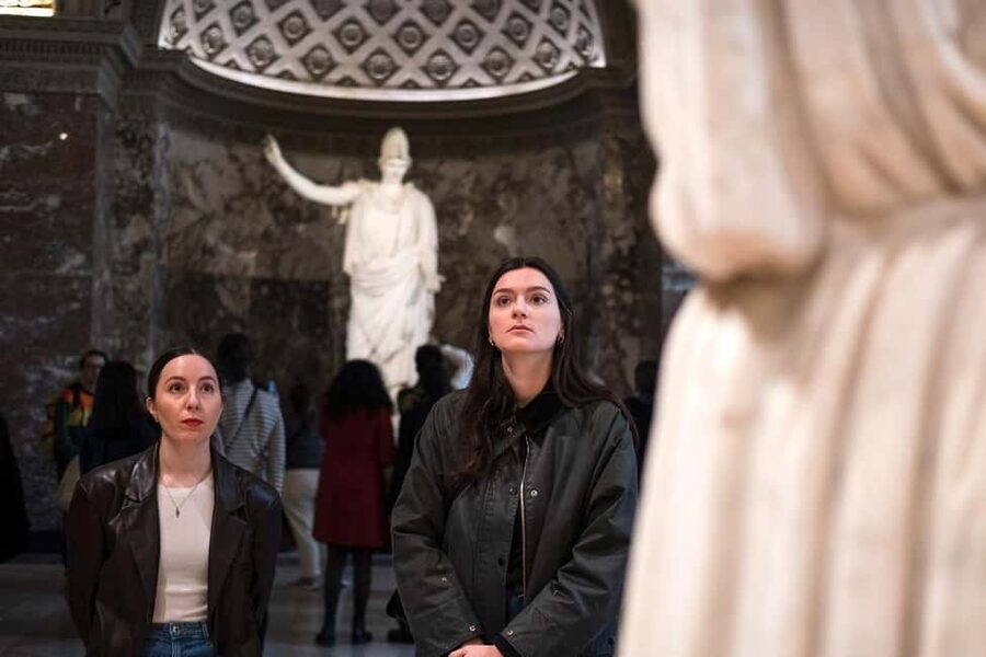 Paris: Louvre Masterpieces Tour with Pre-Reserved Tickets - French Romanticism and political drama
