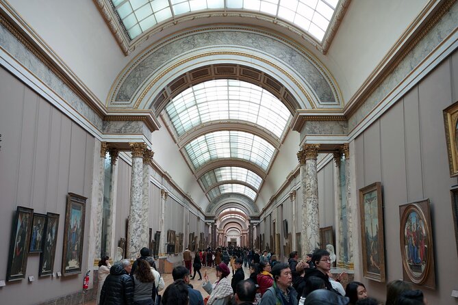 Paris Louvre Museum Entry Ticket for Self Guided Tour - Crowds and the real atmosphere inside