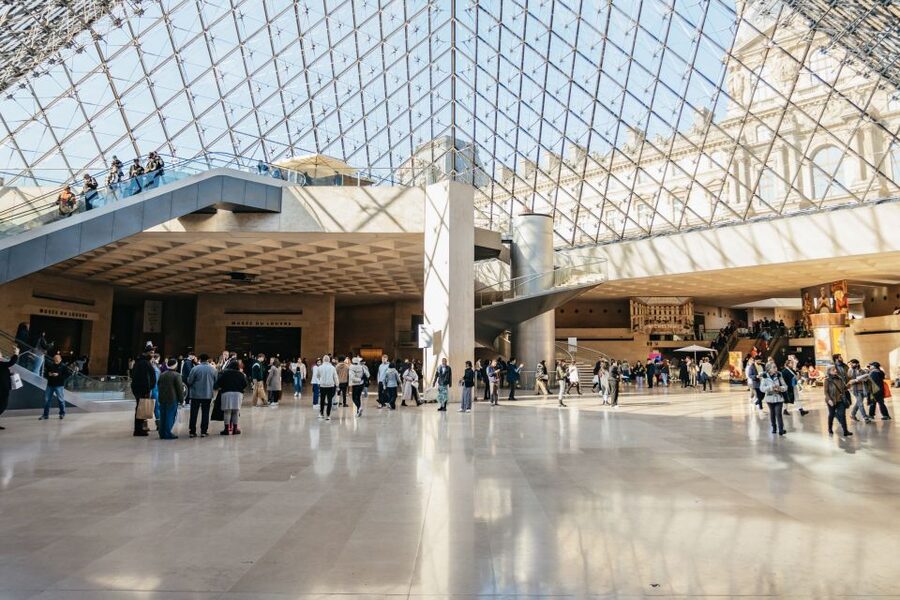 Paris: Louvre Museum Entry Ticket With Host and River Cruise - Who should book this Louvre and Seine package?