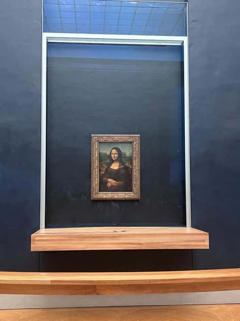 Paris: Louvre Museum Entry with History of Mona Lisa - The entrance process and the value of priority access