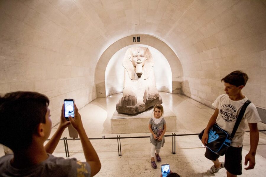 Paris: Louvre Museum Guided Tour - The Mona Lisa, Venus de Milo, and Winged Victory