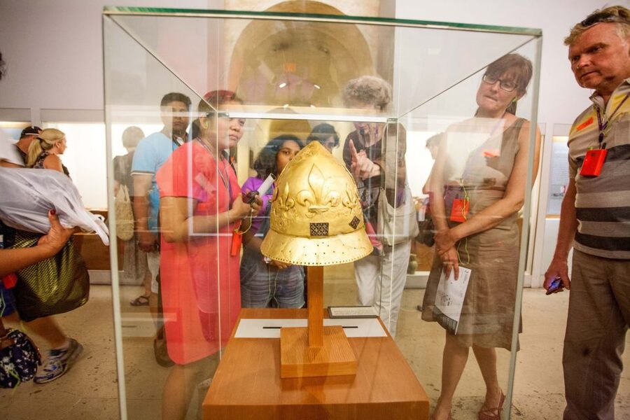 Paris: Louvre Museum Guided Tour - How much time you really get inside