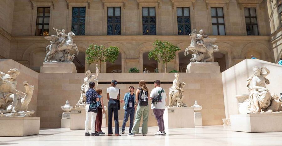 Paris: Louvre Museum Highlights and Mona Lisa Tour - The Palace Below the Palace