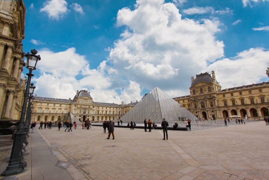 Paris: Louvre Museum Highlights and Mona Lisa Tour - Meeting at the Arc du Carrousel