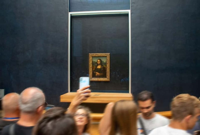 Paris: Louvre Museum Highlights Small-Group Guided Tour - A good choice for families and mixed-interest groups