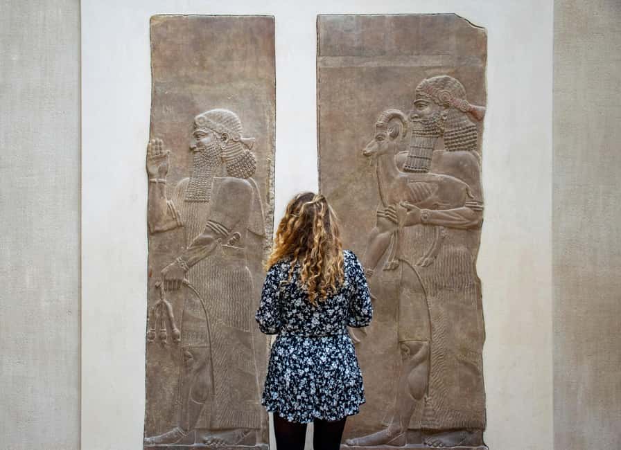 Paris: Louvre Museum Highlights Small-Group Guided Tour - Meeting at the Louis XIV statue near the Pyramid