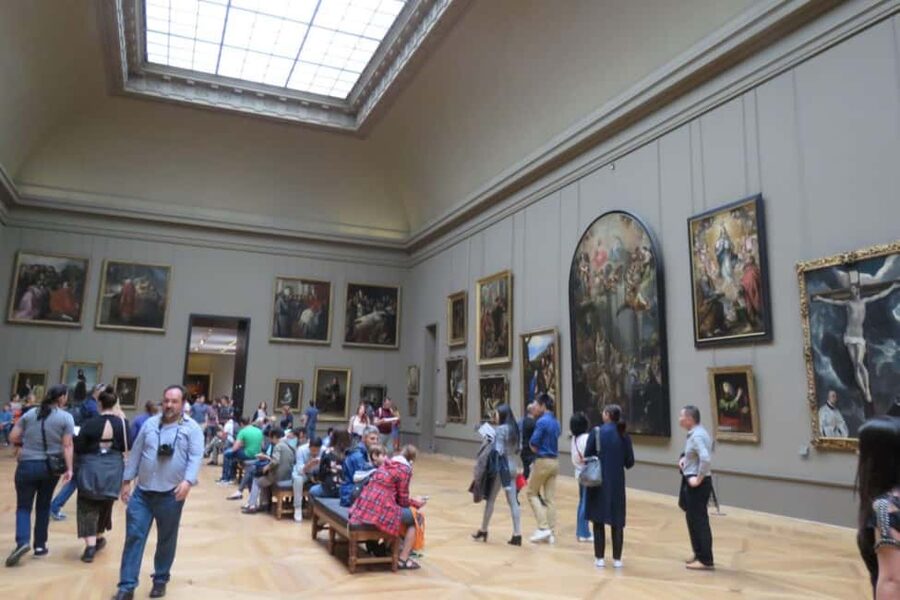 Paris: Louvre Museum Hosted Entry & Masterpieces Audio Guide - Key points before you book
