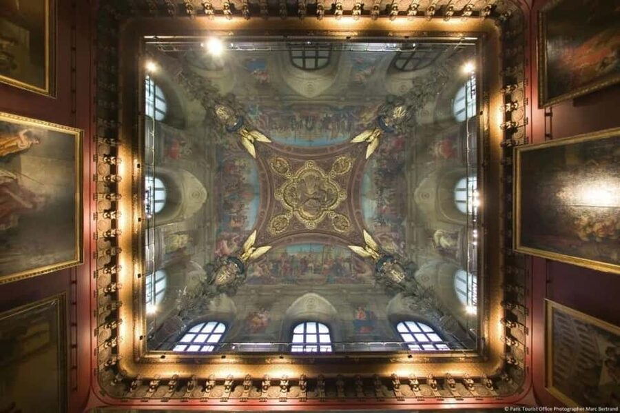 Paris: Louvre Museum Hosted Entry & Masterpieces Audio Guide - How useful is the digital audio guide?