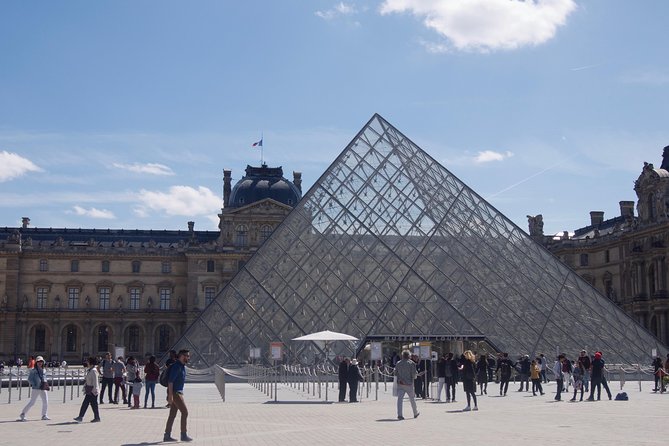 Paris Louvre Museum Must-Sees Guided Tour - Venus de Milo and ancient sculpture