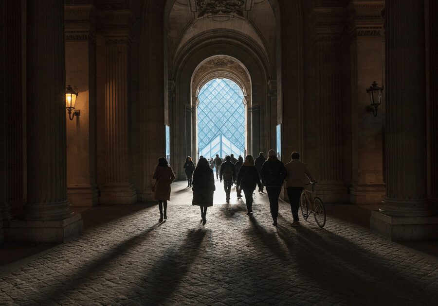 Paris: Louvre Museum Ticket & Exclusive Immersive AudioGuide - Crowds, bags, and practical comfort