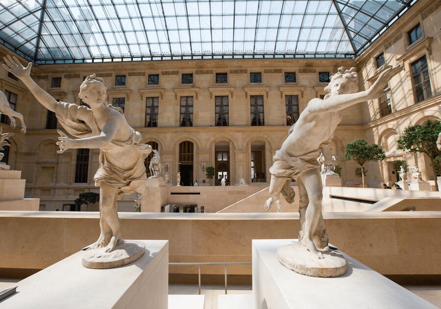Paris: Louvre Museum Ticket & Exclusive Immersive AudioGuide - Reaching the Louvre through the Pyramid