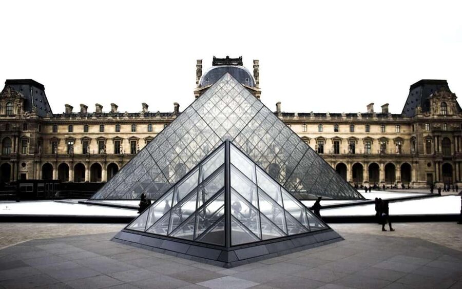 Paris: Louvre Museum Ticket with Optional Hosted - Key points to know before booking