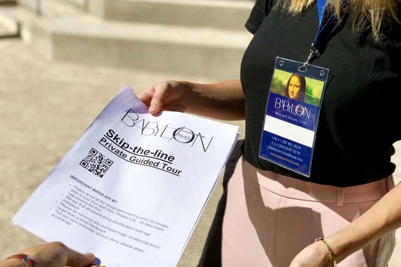 Paris: Louvre Must-See Tour with Reserved Entry Ticket - Meeting at the Louvre Pyramid