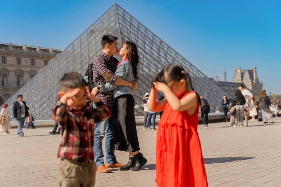 Paris: Louvre photoshoot or Seine bridges Eiffel Tower walk - What the 25 edited photos are worth