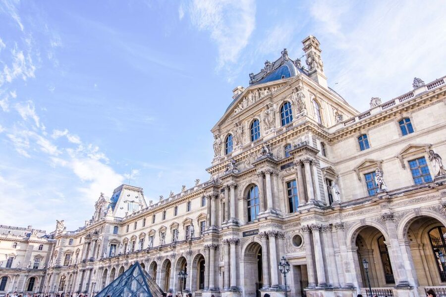 Paris: Louvre Reserved Ticket and River Cruise Combo - What makes the Louvre worth the effort