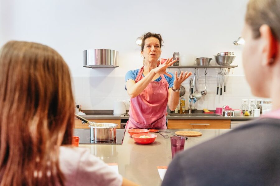 Paris: Macarons Cooking Class with Pâtisserie Chef Noémie - What makes this Paris macaron class different