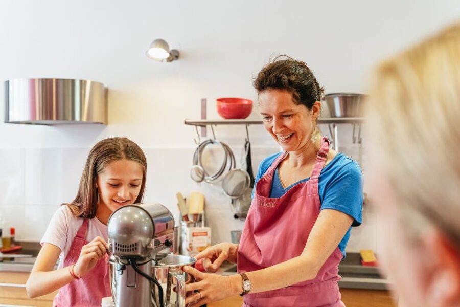 Paris: Macarons Cooking Class with Pâtisserie Chef Noémie - Is the $141 price fair?