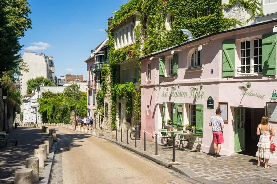 Paris Montmartre: 2-Hour City Tour in German - Starting beside the Moulin Rouge