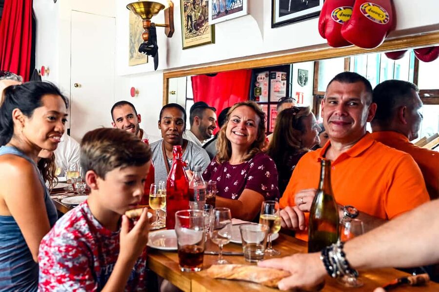 Paris: Montmartre Food Tasting Walking Tour with Secret Dish - Key points at a glance