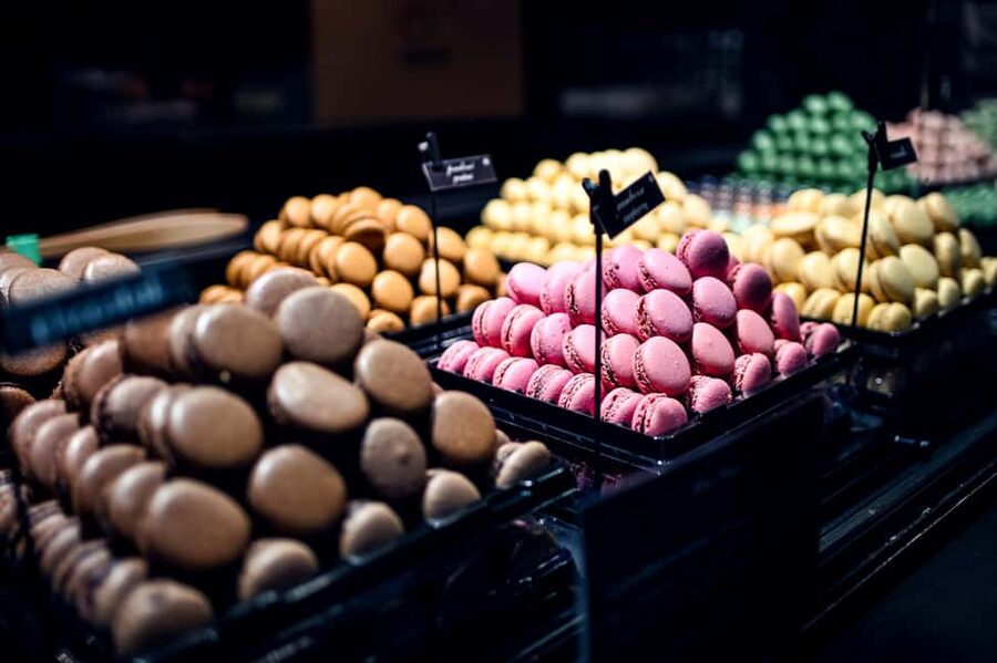 Paris: Montmartre Food Tasting Walking Tour with Secret Dish - First tastes: chocolate, macarons, and French sweets