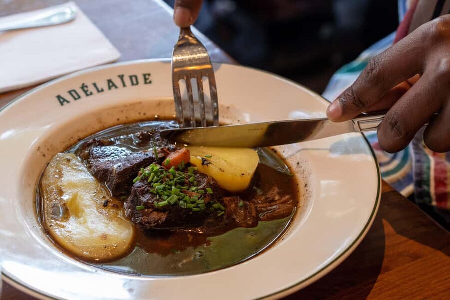 Paris: Montmartre Food Tour with Full Meal - The guides are the tour’s strongest feature
