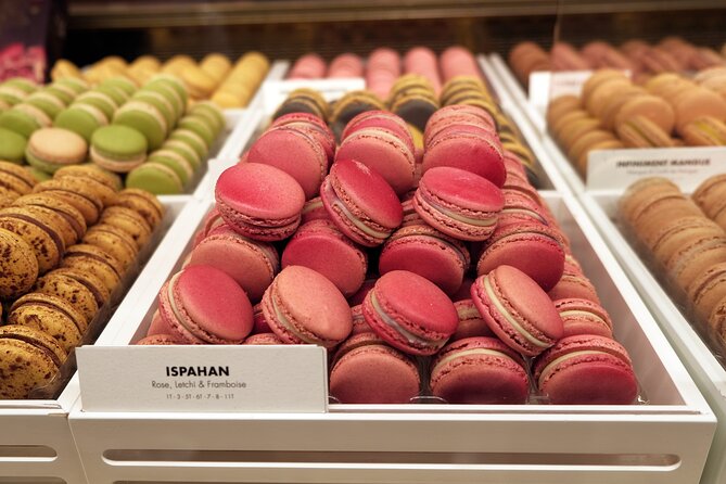 Paris Montmartre Food & Wine Tour with Eating Europe - The Montmartre stories between bites