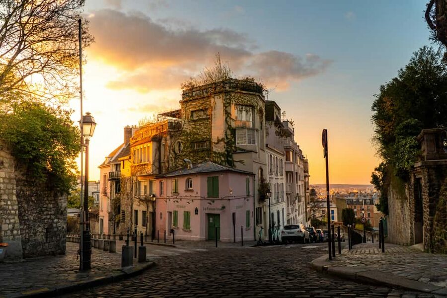 Paris: Montmartre Hidden Gems and Highlights Walking Tour - Key points to know before booking