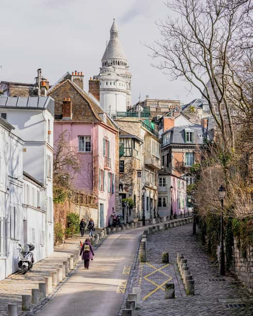Paris: Montmartre Hidden Gems and Highlights Walking Tour - Reaching Sacré-Coeur for the Paris view