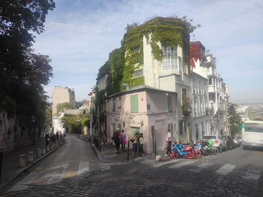 Paris : Montmartre highlights walking tour - The final climb to Sacré-Cœur