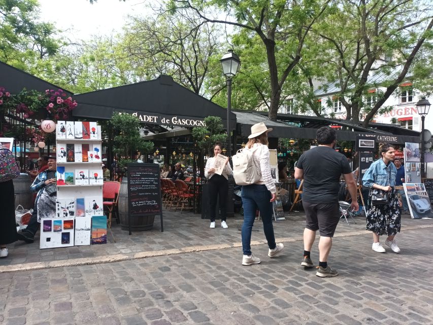 Paris: Montmartre Small Group Guided Walking Tour - Sacré-Coeur: the first major stop