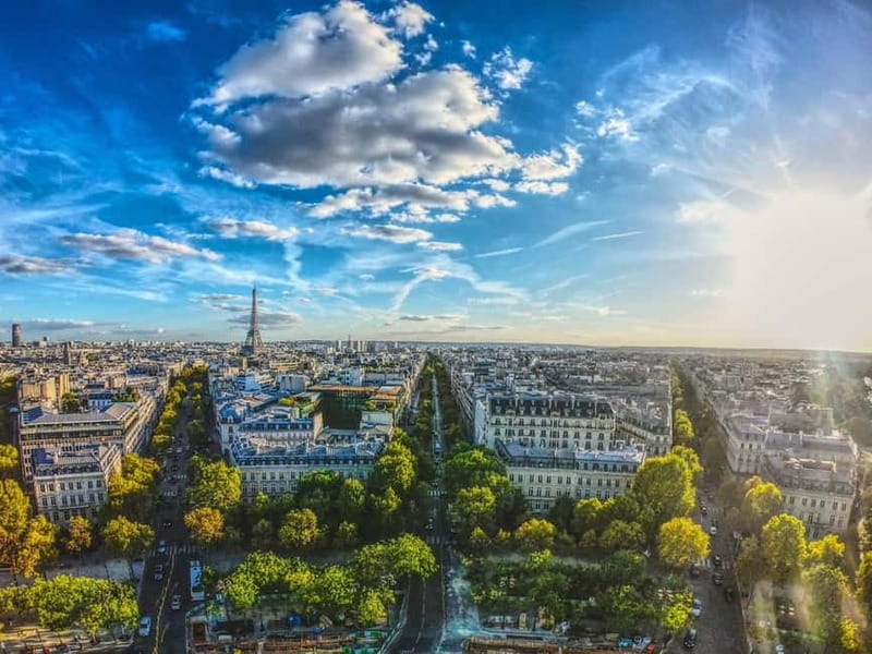 Paris: Montmartre. The old artist village+its unique charm. - The 18th Arrondissement, Seen at Street Level