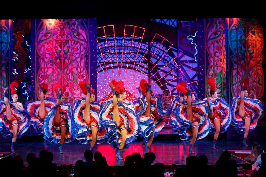 Paris: Moulin Rouge Dinner Show, Champagne, and Transport - Why this Moulin Rouge evening works so well