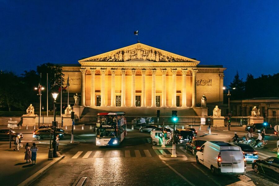 Paris: Night Bus Tour with Audioguide - Why Paris looks different after dark