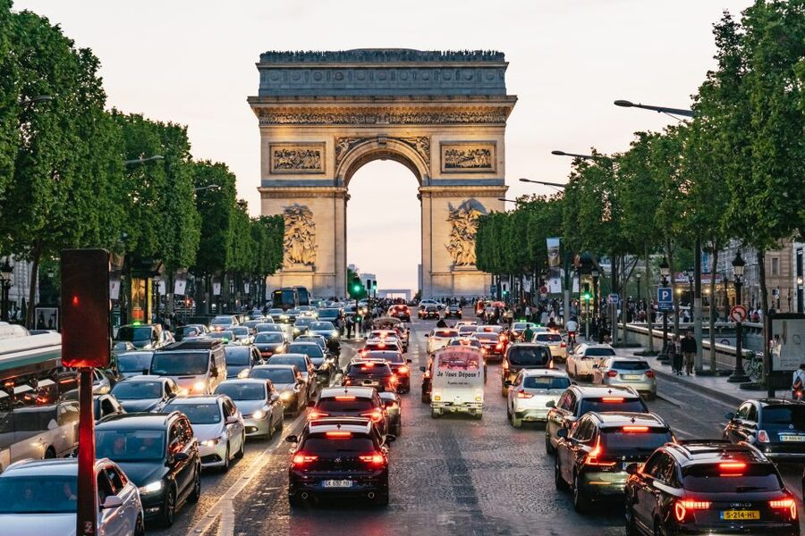 Paris: Night Bus Tour with Audioguide - Notre Dame and the opening view of central Paris