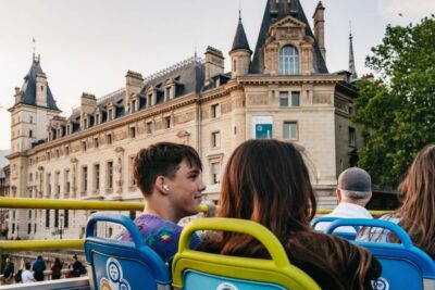 Paris: Night Bus Tour with Audioguide